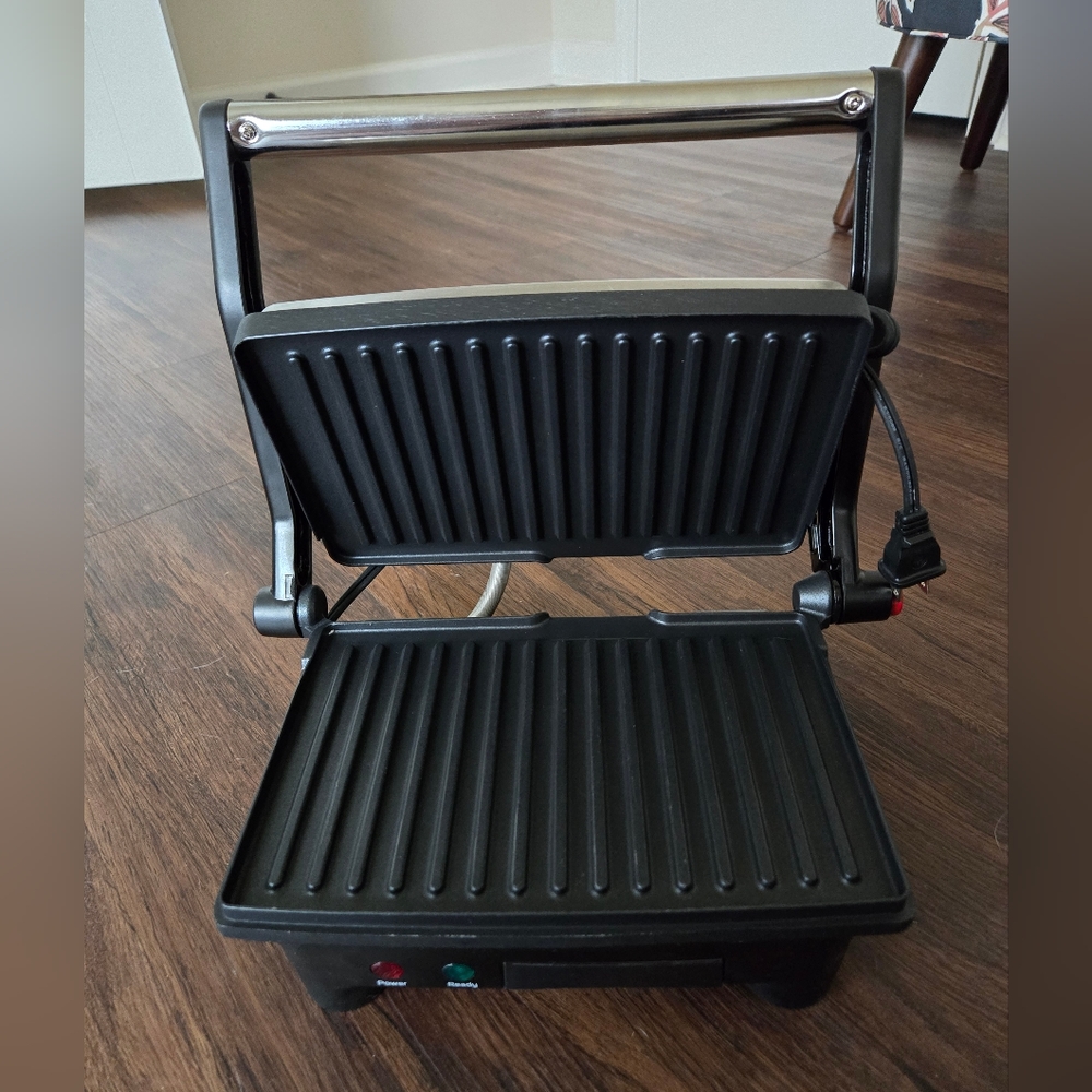 LIKE NEW CHEFMAN SANDWICH GRILLER